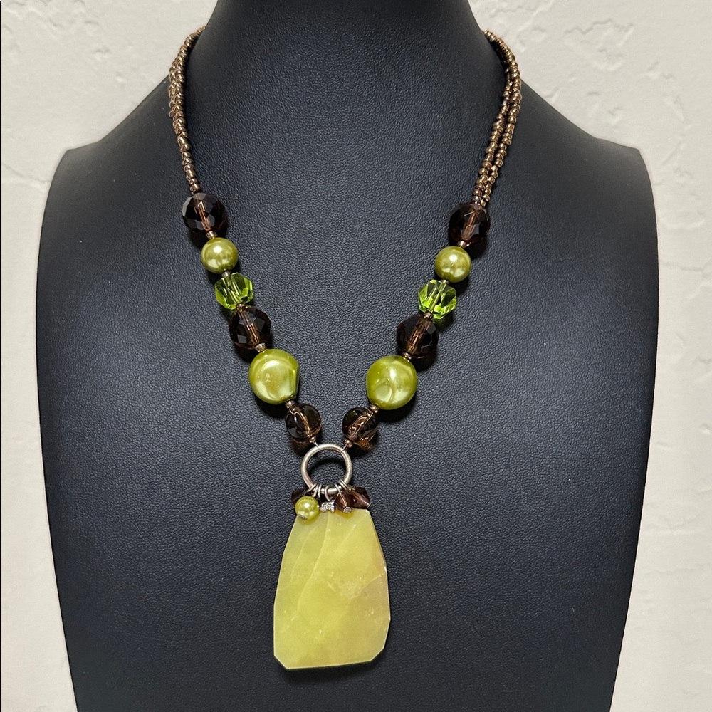 Yellow Serpentine Stone Pendant Beaded Vintage Necklace